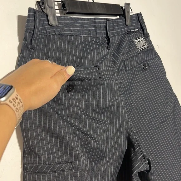 Ripcurl Men's 11" Black Grey Pinstripe Cargo Board Shorts Size 31 - Picture 8 of 9